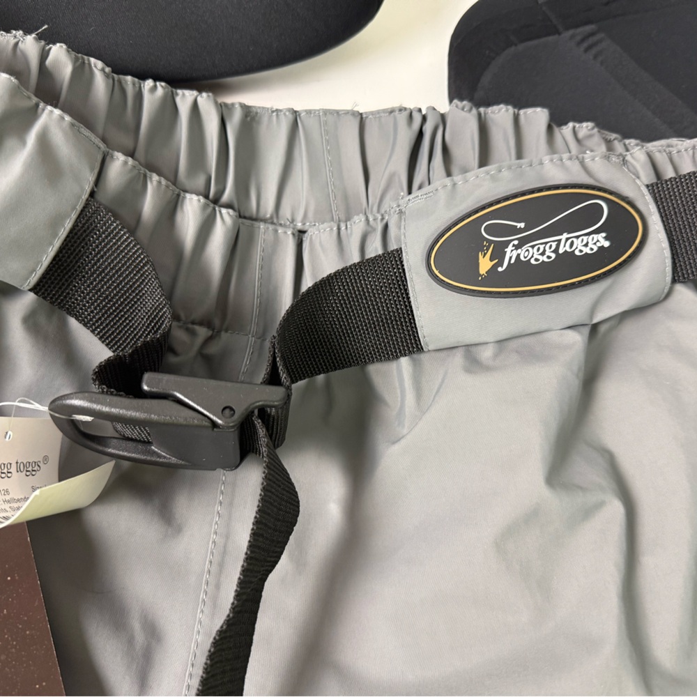 Frogg Toggs Hellbender Stockingfoot Guide wader Pants NIB Attached Booties New - Picture 4 of 10